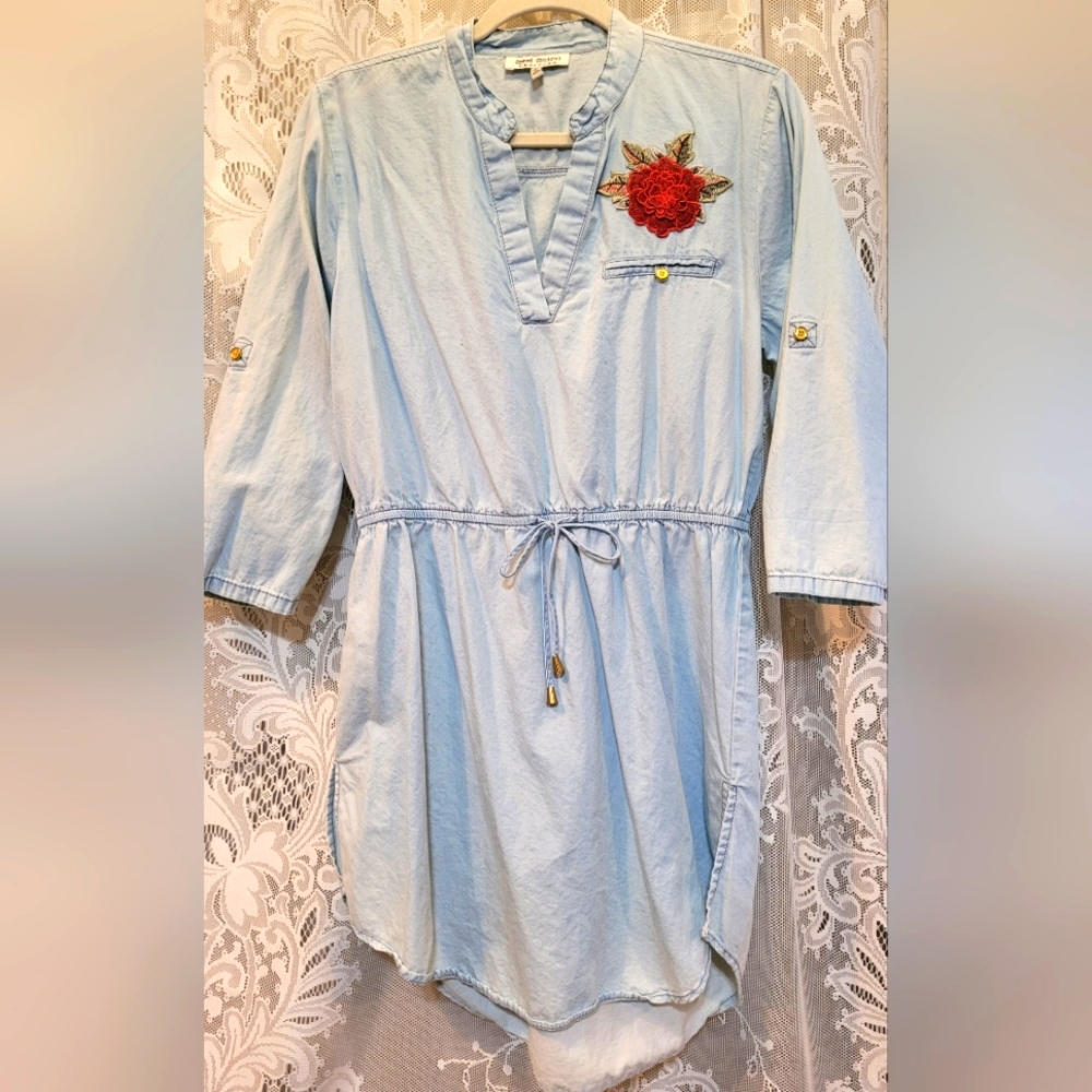 Speed Control Womens Sz XL Lt.Denim Tunic Style Blouse w/ Embroidered Rose Patch